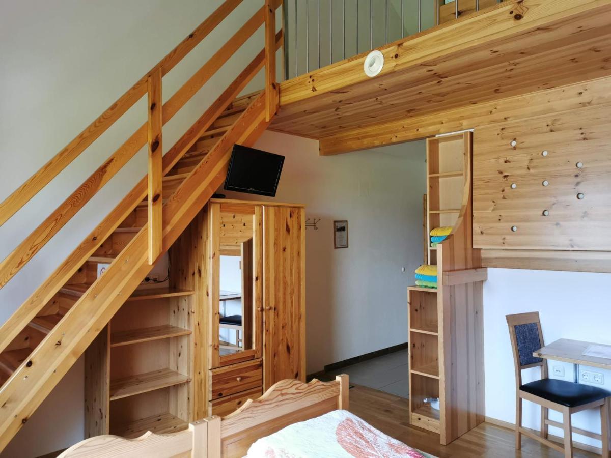 Kindererlebnis- Und Biobauernhof Hipp-Bruckner Wornharts Bagian luar foto